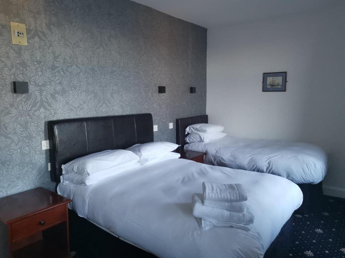 Marine Hotel Buckie Bagian luar foto
